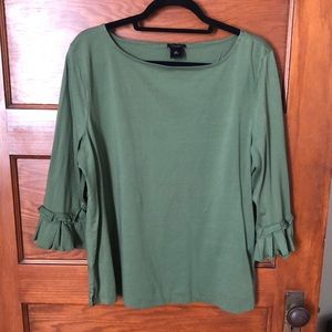 XL Avocado green top with ruffle sleeves